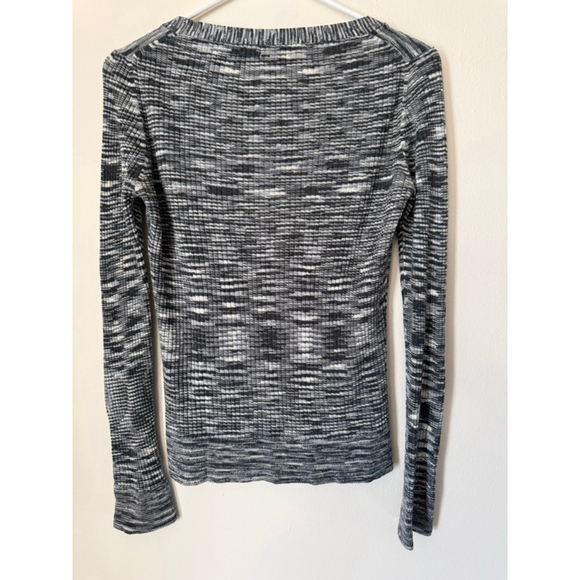 Women's Free People Long Sleeve Tee L Gray White Ribbed Henley - Picture 3 of 3